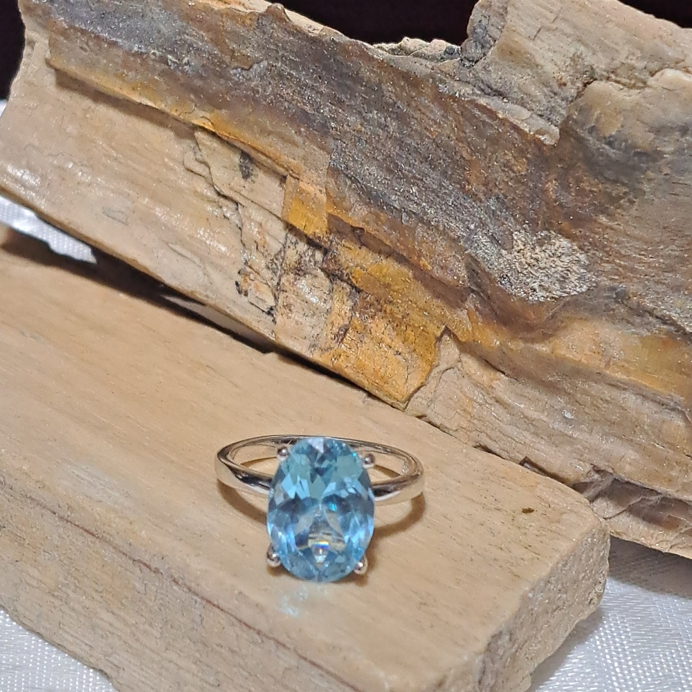 Unheated natural Swiss blue topaz 10mmx14mm 925 sterling silver size 8.5
